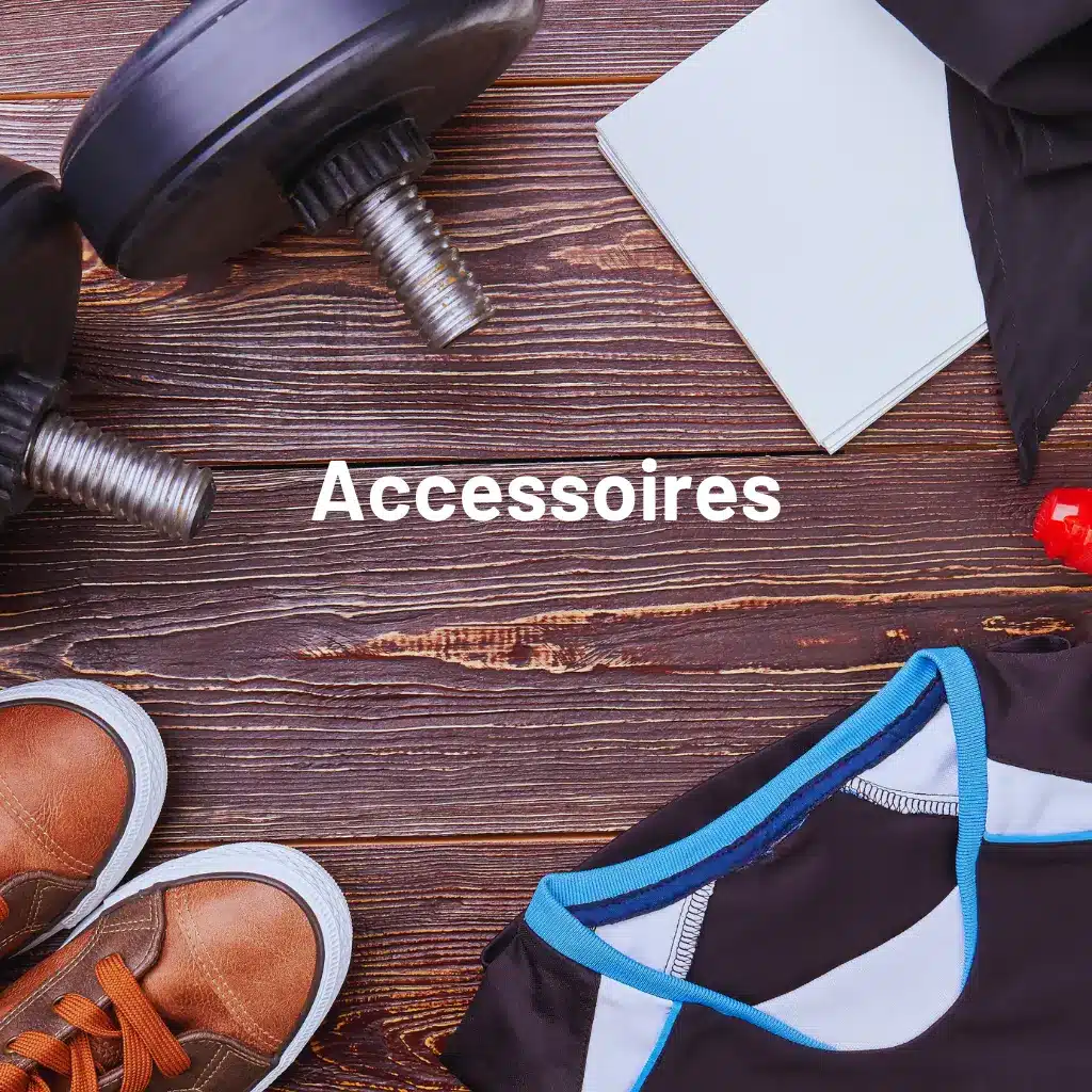 Accessoires de sport, haltère, veste, chaussures et cahier.