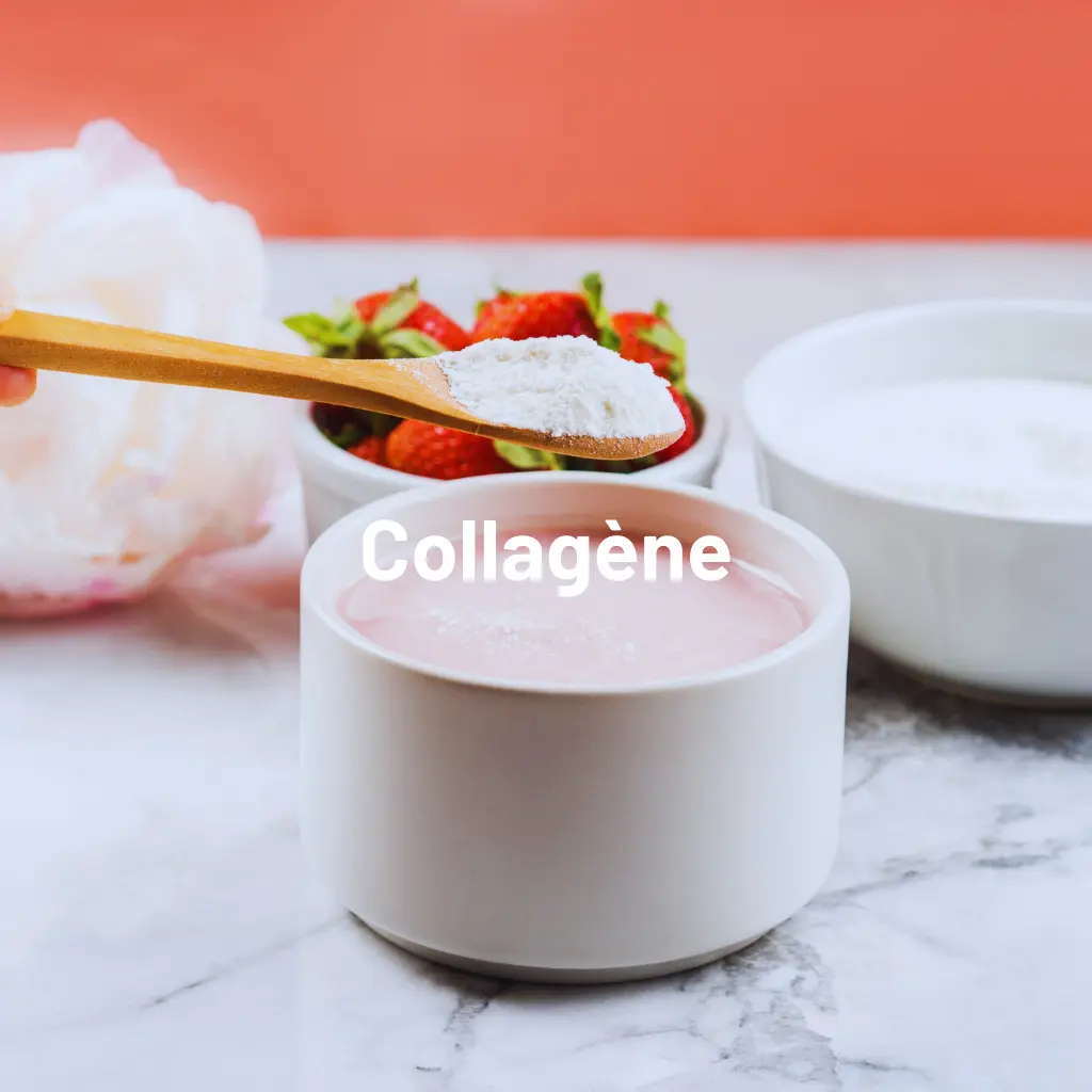 Poudre de collagène et fraises sur marbre.