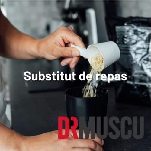 Préparation de shake protéiné, nutrition sportive.