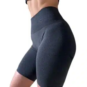 Short en lycra noir pour femme.